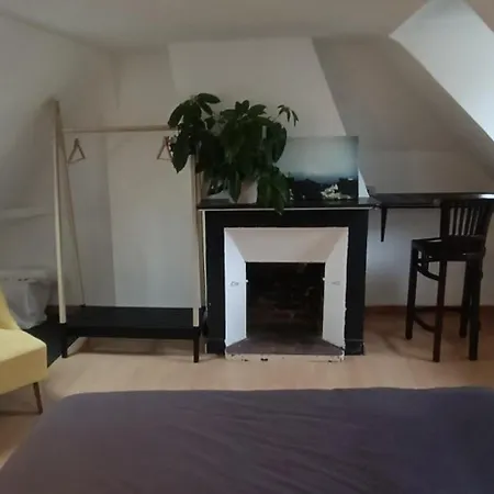 Дом отдыха Maison Au Calme Avec Petit Parking, Un Pas De La Gare *